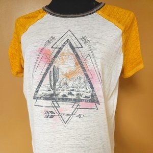 Maurices Desert Women's Tee Size Large